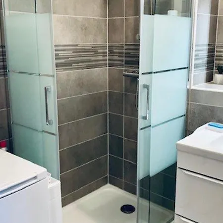 F2 Avec Terrasse, Parking, Et Wifi - à 600m Des Thermes D'amélie-les-bains - Fr-1-703-129 * Amélie-les-Bains-Palalda
