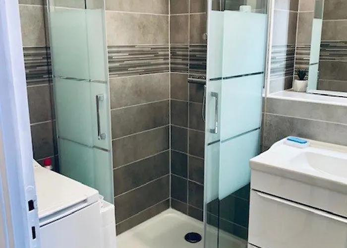 F2 Avec Terrasse, Parking, Et Wifi - A 600m Des Thermes D'amelie-les-bains - Fr-1-703-129 * Amélie-les-Bains-Palalda