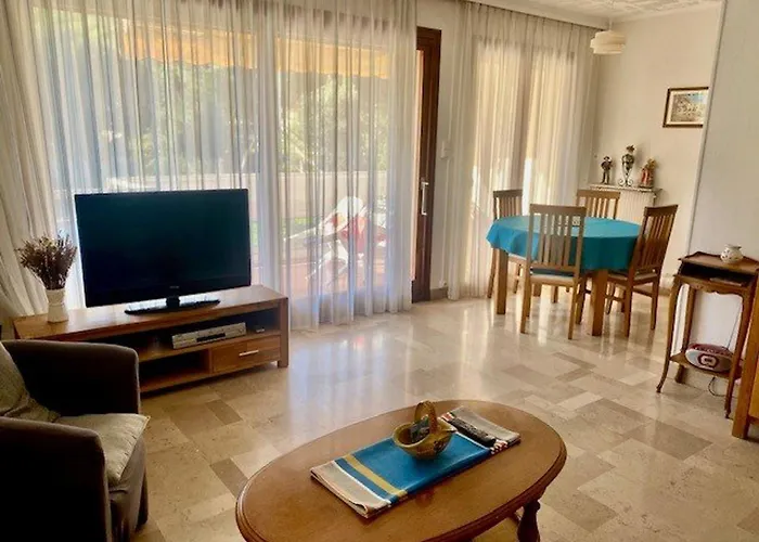 F2 Avec Terrasse, Parking, Et Wifi - A 600m Des Thermes D'amelie-les-bains - Fr-1-703-129 *